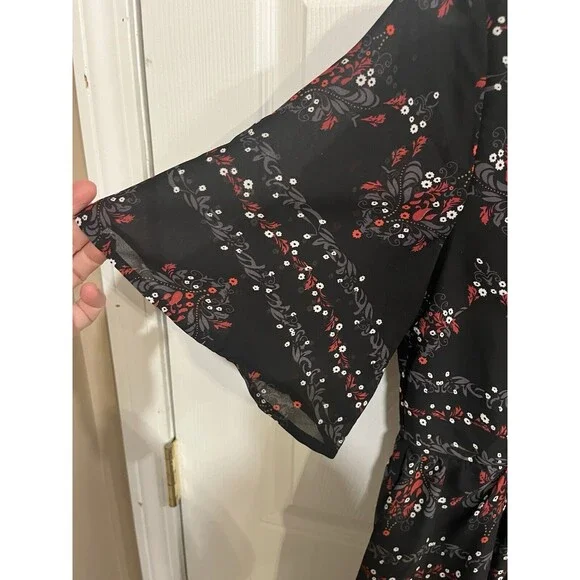 Doe & Rae Women’s Black w/Red Flowers Lace Dress Sz S Knee Length Gothic Witchy - Picture 3 of 15